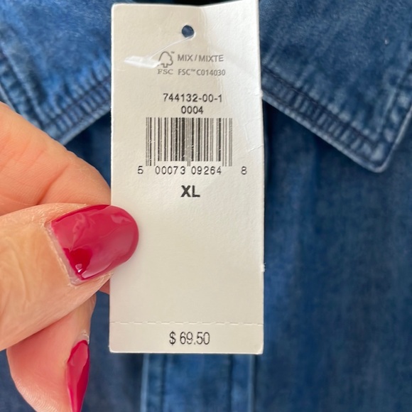 NWT Men’s Banana Republic XL Untucked Standard Fit Denim Button Down - Picture 6 of 9